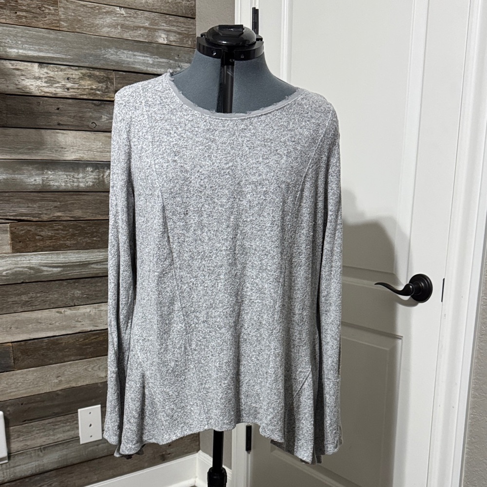 Simply Vera Vera Wang Gray Knit Top